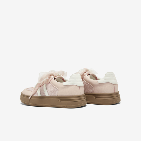 百思图2025秋季新款德训鞋时尚复古街头运动女休闲鞋W0923CM5