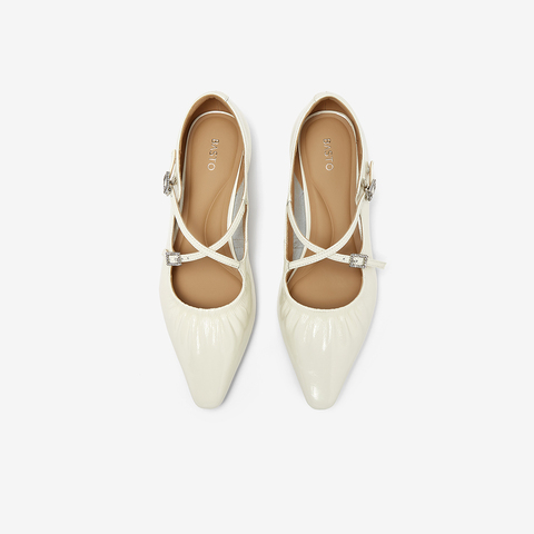 百思图2025秋季新款玛丽珍鞋时尚复古法式尖头女单鞋BN130CQ5