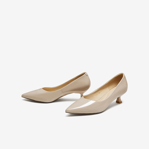 百思图2025秋季新款浅口单鞋时尚简约通勤细跟尖头女鞋K2562CQ5