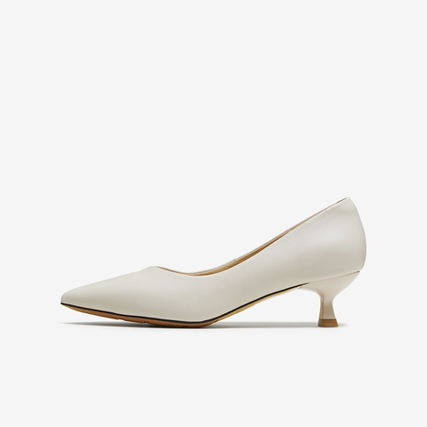 百思图2025秋季新款浅口单鞋时尚简约通勤细跟尖头女鞋K5612CQ5