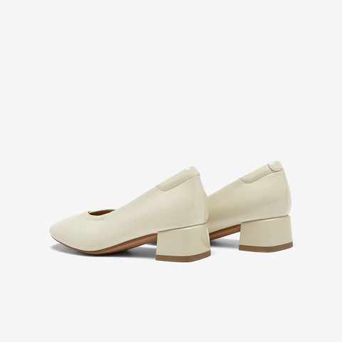 百思图2025秋季新款商场同款浅口单鞋时尚简约通勤女鞋E5311CQ5