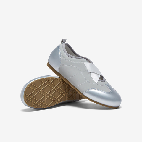 百思图2025夏季新款芭蕾舞德训鞋时尚潮流女休闲鞋D3620BA5