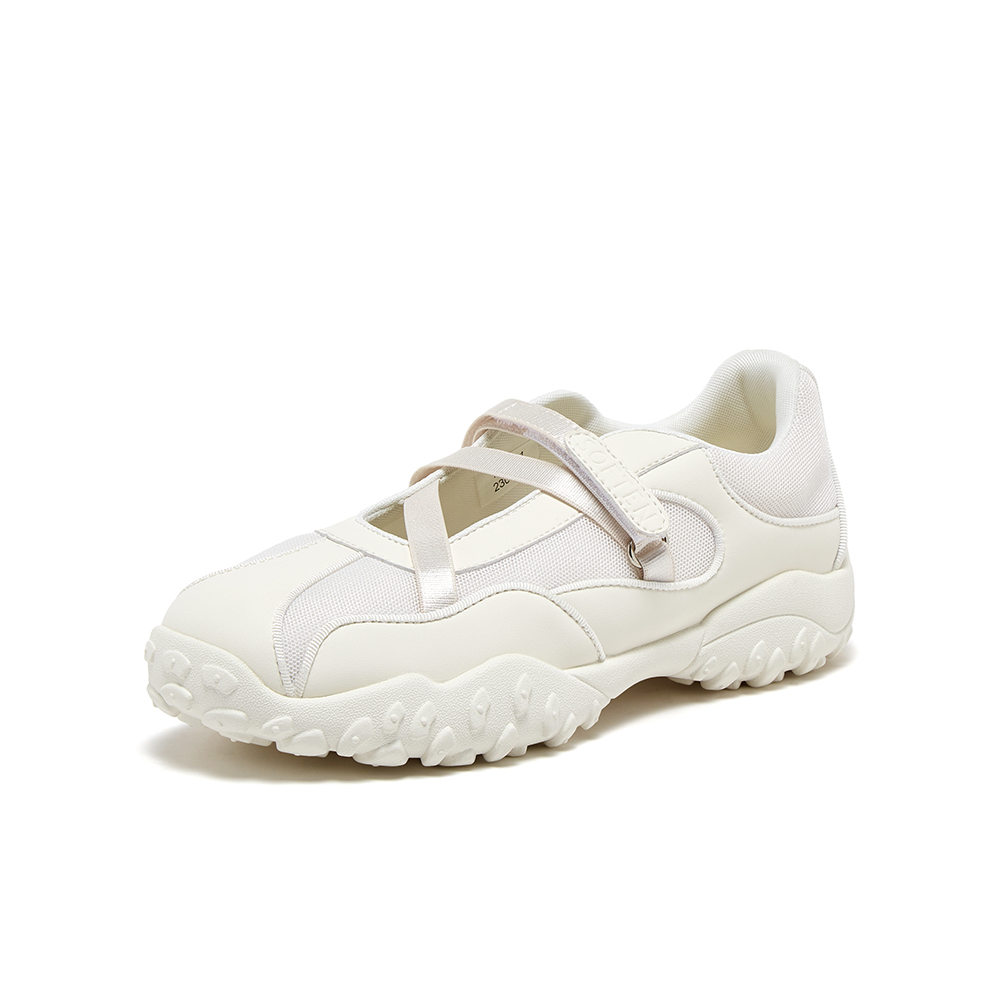 百思图2025秋季新款芭蕾德训时尚潮流运动女休闲鞋A2081CQ5