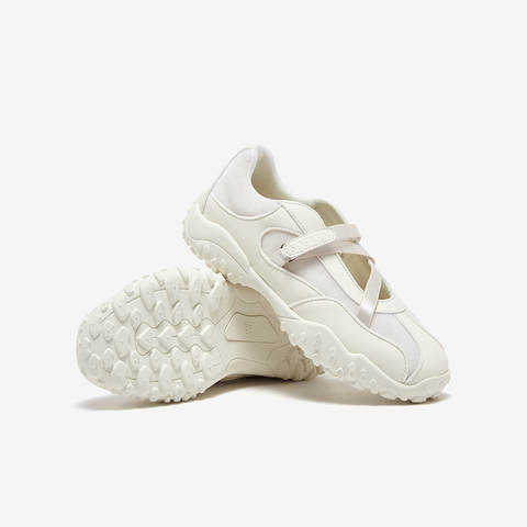 百思图2025秋季新款芭蕾德训时尚潮流运动女休闲鞋A2081CQ5