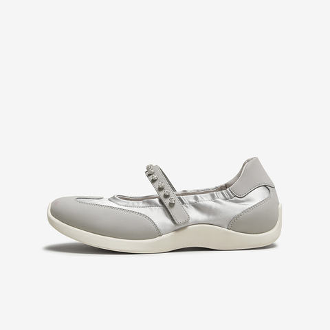 百思图2025秋季新款芭蕾舞鞋时尚潮流复古厚底女单鞋UTH04CA5