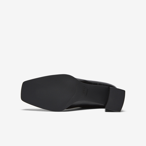 百思图2025冬季新款商场同款时装靴时尚方头粗跟女中靴B2812DZ5