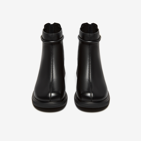 百思图2025冬季新款商场同款时装靴时尚简约通勤女短靴W1711DD5