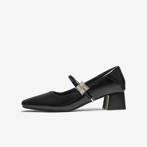 百思图2025秋季新款玛丽珍鞋时尚简约法式方头女单鞋B5287CQ5