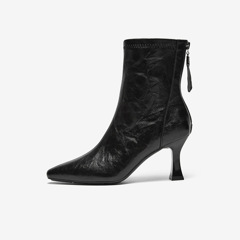 百思图2025冬季新款时装靴简约潮流细高跟尖头女短靴F5303DZ5
