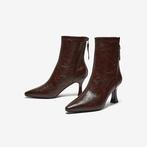 百思图2025冬季新款时装靴简约潮流细高跟尖头女短靴F5303DZ5