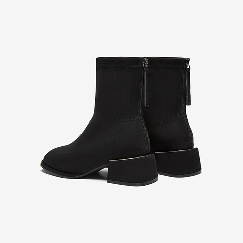 百思图2025冬季新款商场同款时装靴时尚简约通勤女中靴E5610DZ5