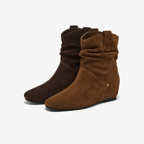 百思图2025冬季新款堆堆靴时装靴时尚潮流通勤女短靴C7022DZ5