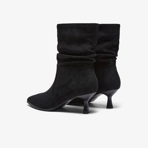 百思图2025冬季新款堆堆靴时尚复古细跟尖头女中靴K5056DZ5