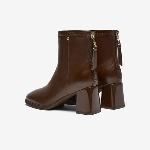 百思图2025冬季新款商场同款时装靴简约通勤粗跟女短靴F2091DD5