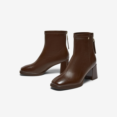 百思图2025冬季新款商场同款时装靴简约通勤粗跟女短靴F2091DD5