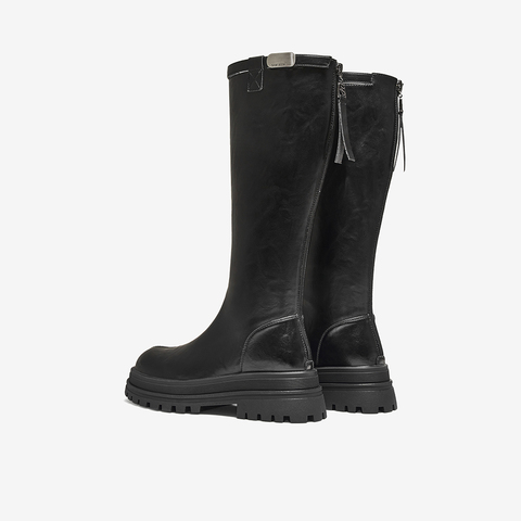 百思图2025冬季新款骑士靴时尚简约通勤女长靴BV012DG5