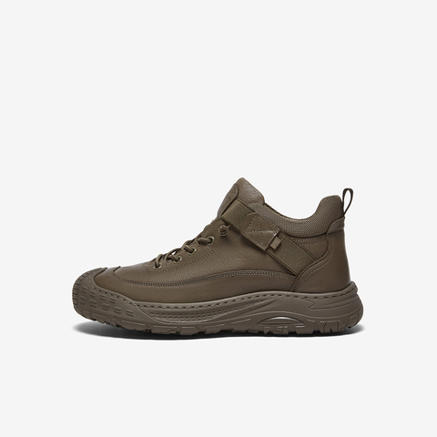 百思图2025冬季新款商场同款时尚简约户外男休闲运动鞋WM757DD5