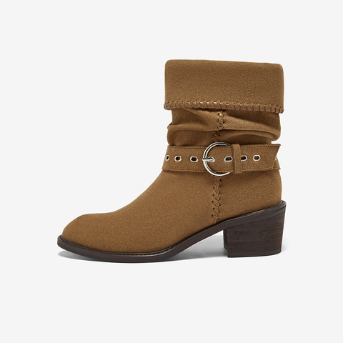 百思图2025冬季新款西部靴时尚潮流堆堆靴粗跟尖头女中靴B2732DZ5