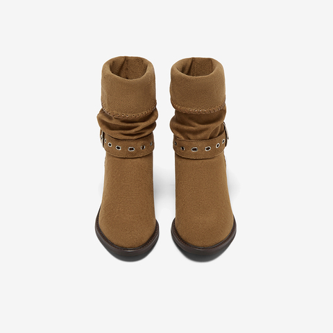 百思图2025冬季新款西部靴时尚潮流堆堆靴粗跟尖头女中靴B2732DZ5