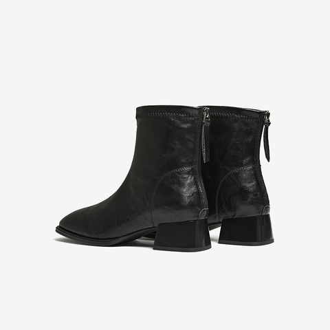 百思图2025冬季新款时装靴时尚简约通勤粗跟女短靴CM108DD5