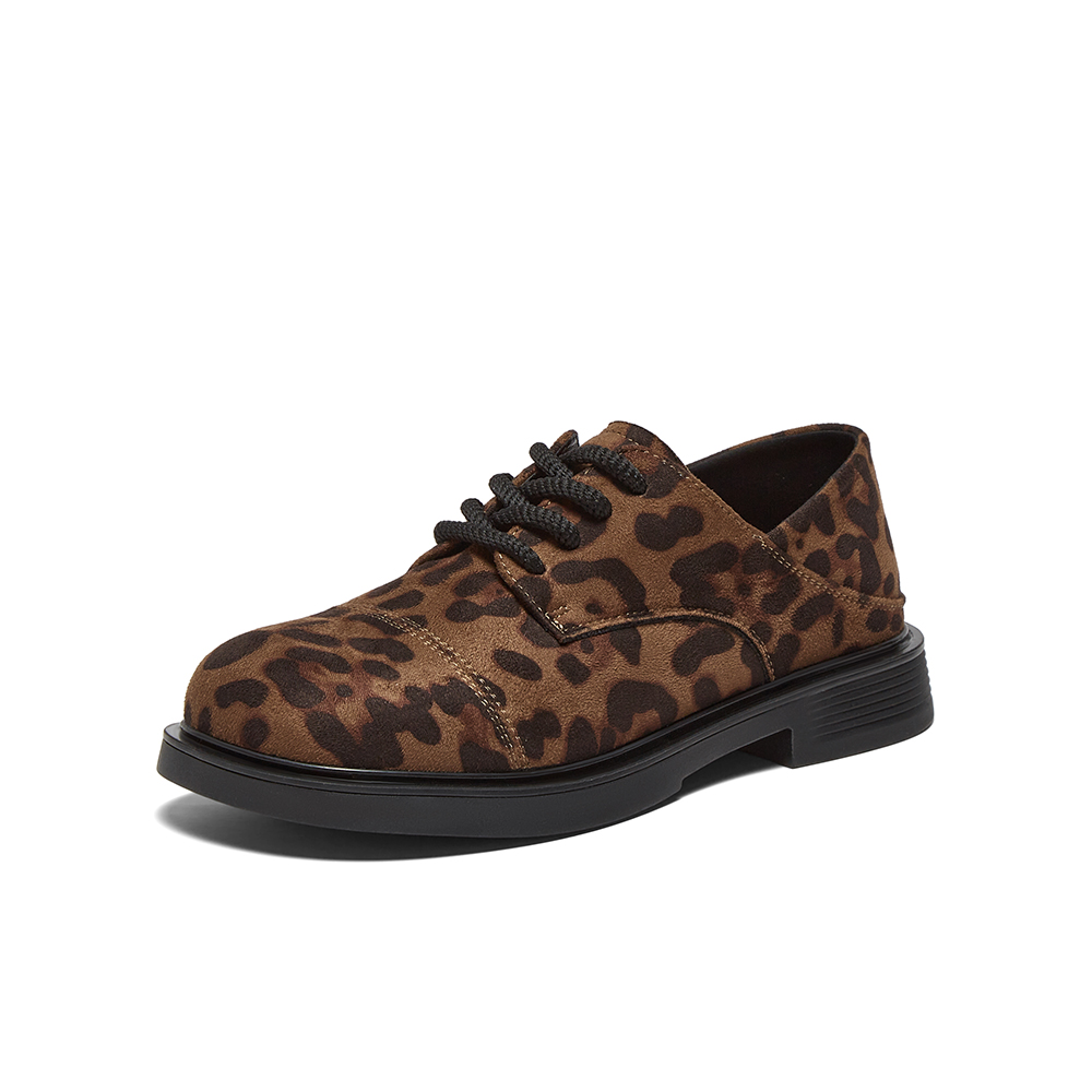 百思图2025秋季新款牛津鞋时尚简约复古通勤女单鞋D3519CM5