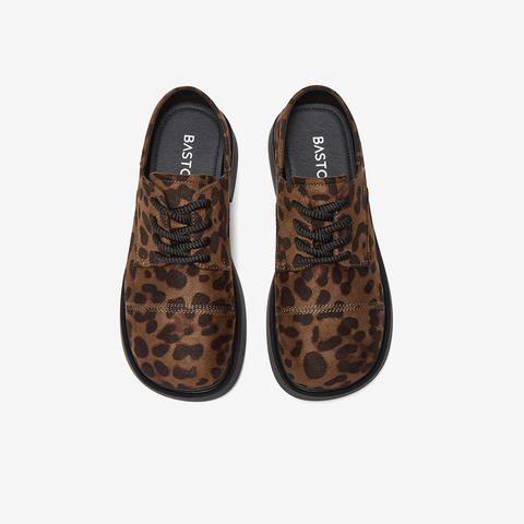 百思图2025秋季新款牛津鞋时尚简约复古通勤女单鞋D3519CM5