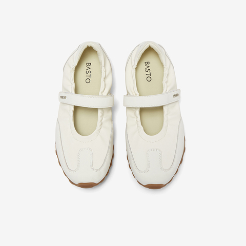 百思图2025秋季新款芭蕾舞德训鞋时尚潮流休闲女单鞋A1088CQ5