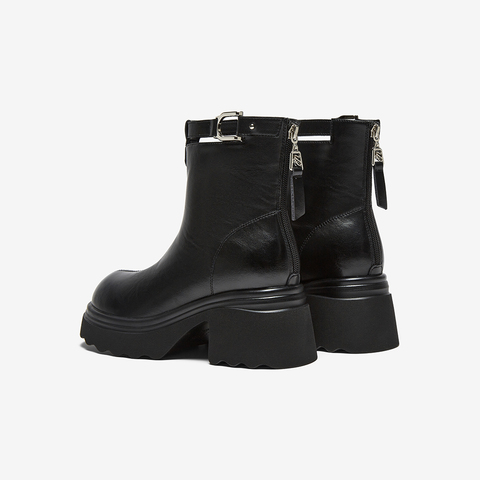 百思图2025冬季新款时装靴时尚潮流通勤粗跟女短靴F2012DD5