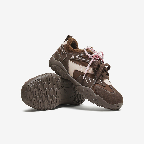 百思图2025冬季新款德训鞋时尚复古运动加绒女休闲洗D3591DM5