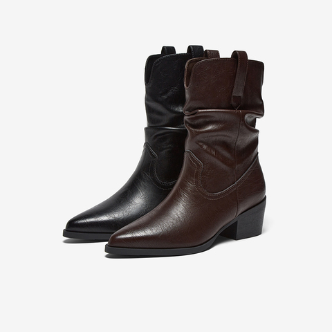 百思图2025冬季新款堆堆靴时装靴时尚潮流粗跟尖头女中靴F3061DZ5