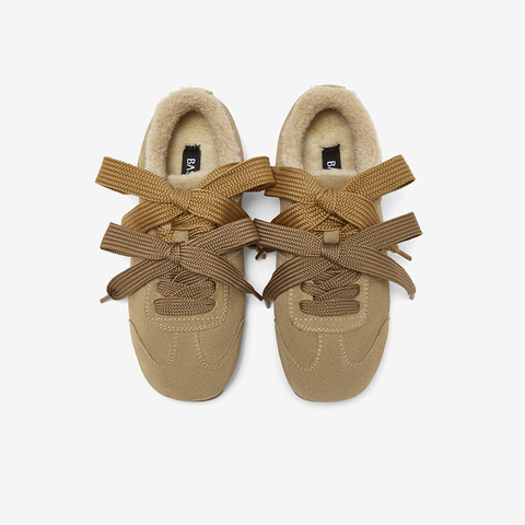 百思图2025冬季新款德训鞋时尚复古加绒保暖女运动休闲鞋W0671DM5