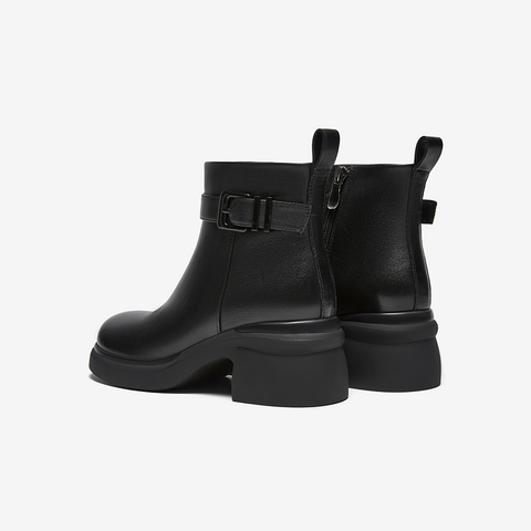 百思图2025冬季新款商场同款时装靴简约通勤粗高跟女短靴H6815DD5