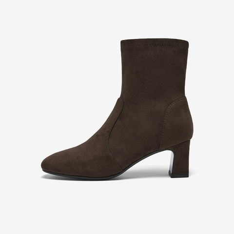 百思图2025冬季新款时装靴时尚简约通勤粗跟女短靴K5089DZ5