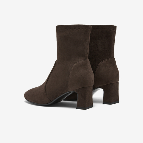 百思图2025冬季新款时装靴时尚简约通勤粗跟女短靴K5089DZ5