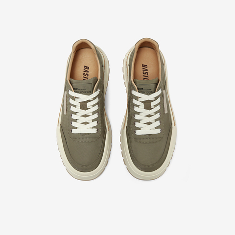 百思图2025秋季新款板鞋时尚潮流街头运动厚底男休闲鞋K017ACM5