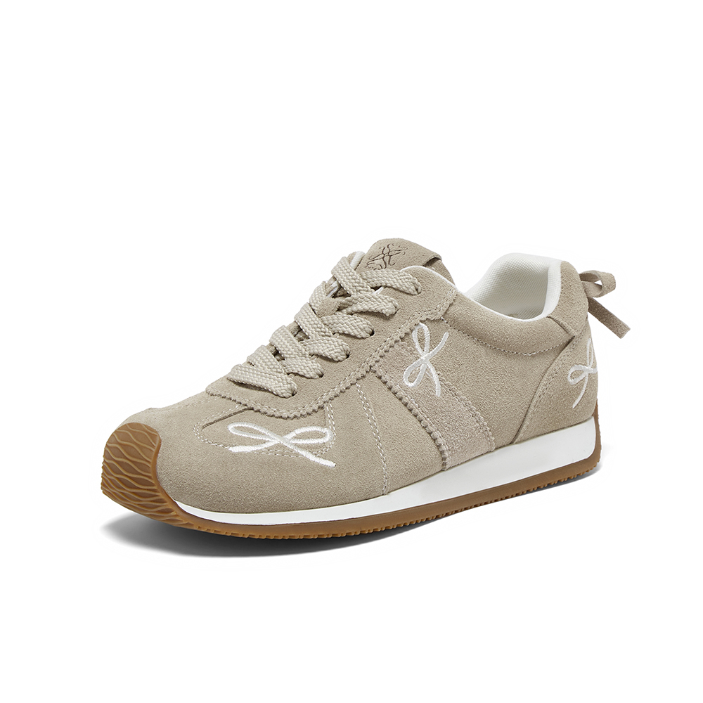 百思图2025秋季新款德训鞋时尚潮流复古女休闲鞋WX681CM5