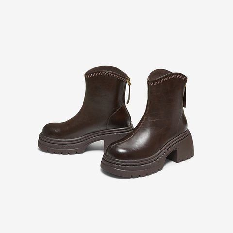 百思图2025冬季新款时装靴时尚简约户外通勤粗跟女中靴BP819DZ5