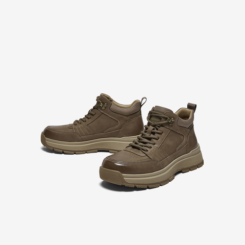 百思图2025冬季新款商场同款时尚户外运动男休闲鞋WDJ01DD5