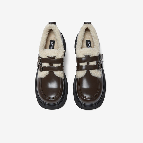 百思图2025冬季新款牛津鞋时尚加绒保暖学院风女单鞋CM691DM5