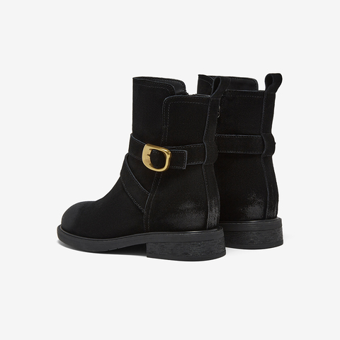 百思图2025冬季新款休闲靴时尚简约户外通勤女中靴W0182DZ5