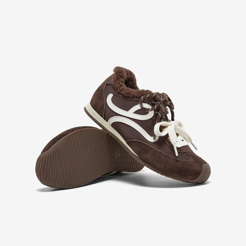 百思图2025冬季新德训鞋时尚潮流街头运动加绒女休闲鞋D3826DM5