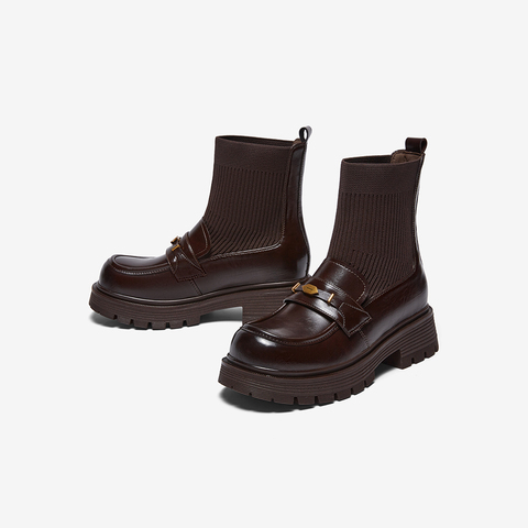 百思图2025冬季新款袜靴时尚潮流学院风粗跟女中靴BP521DZ5