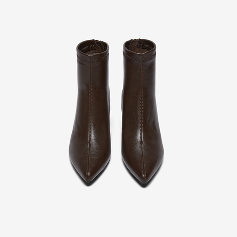 百思图2025冬季新款时装靴时尚简约通勤细高跟尖头女短靴F5316DD5