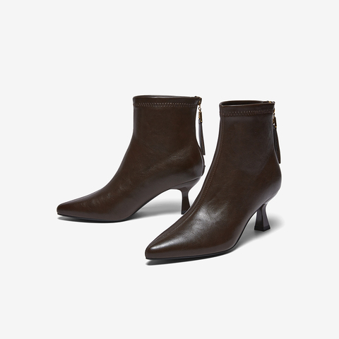 百思图2025冬季新款时装靴时尚简约通勤细高跟尖头女短靴F5316DD5