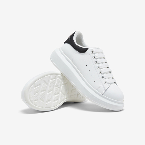 百思图2025春季新款时尚户外运动小白鞋厚底圆头女休闲鞋V0121AM5