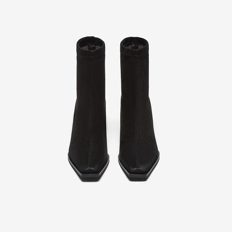 百思图2025冬季新款弹力靴时尚简约通勤细高跟女中靴B7081DZ5