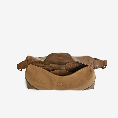 百思图2025冬季新款腋下包时尚复古潮流通勤单肩包女JA205DX5