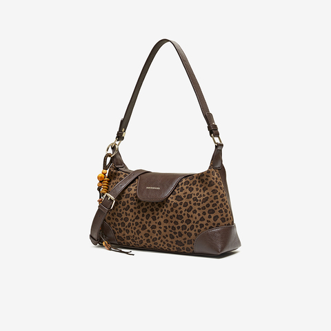 百思图2025冬季新款腋下包时尚复古潮流通勤单肩包女JA205DX5