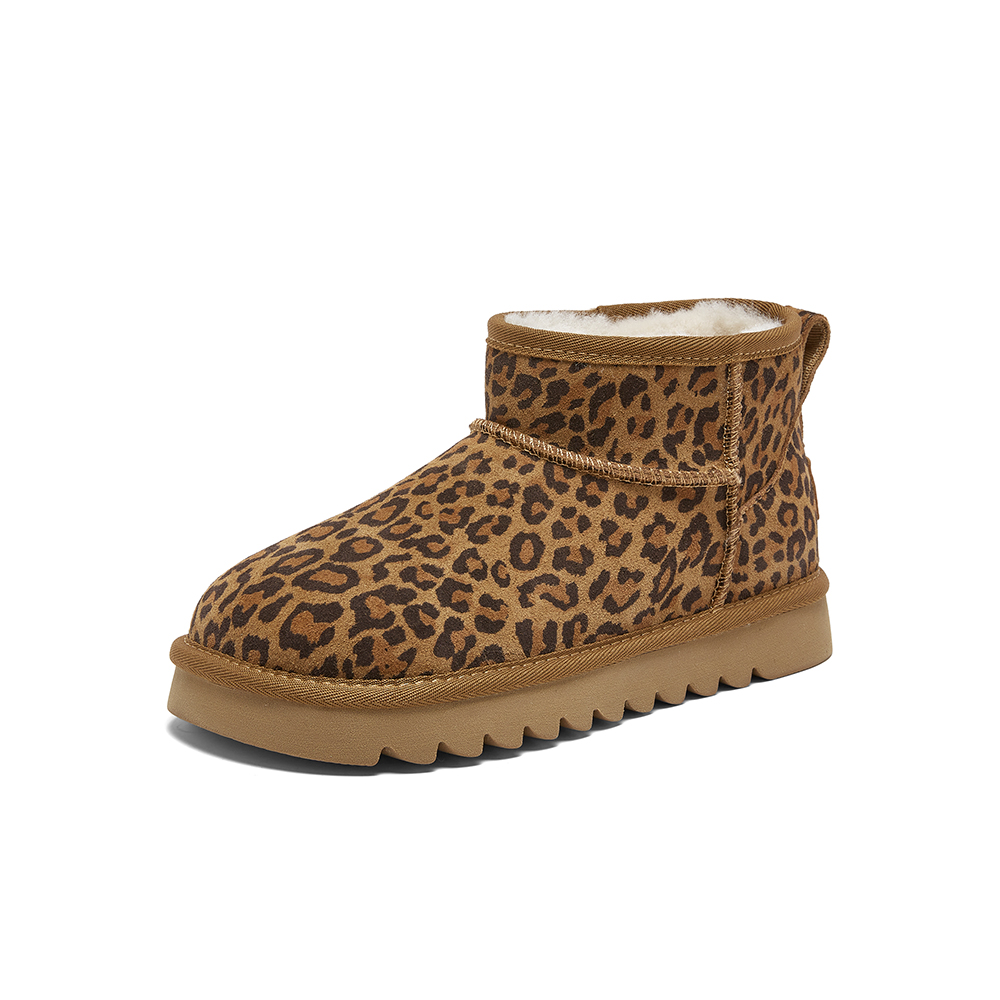 百思图2025冬季新款商场同款雪地靴时尚简约保暖女短靴D6052DD5