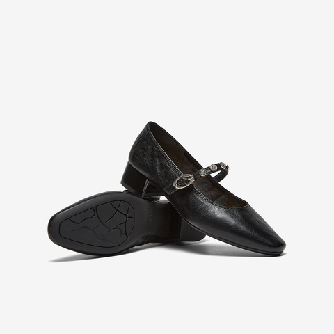 百思图2026春季新款玛丽珍鞋时尚复古潮流粗跟尖头女单鞋BN805AQ6